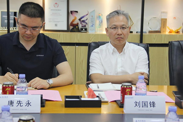 凤凰联盟手艺总裁刘国锋